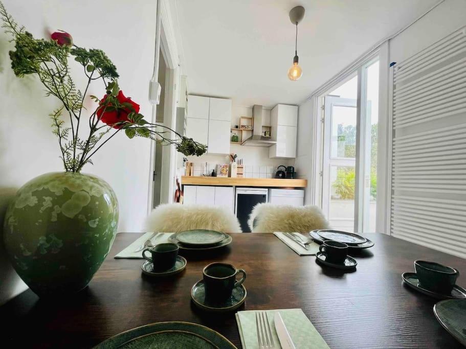 Heerlijk Appartement Centrum Breda En Restaurant! Bagian luar foto